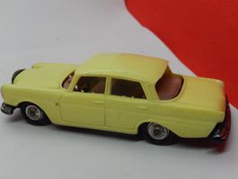 ab 5.-- Mercedes 220SE - uraltes Modell von Norev - defekt