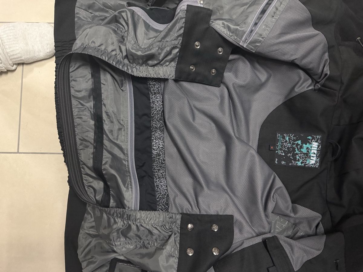 Giacche: Nikita Snowboardjacke Grösse M – Usato da Buttikon SZ venduto da Kellerabteil 3