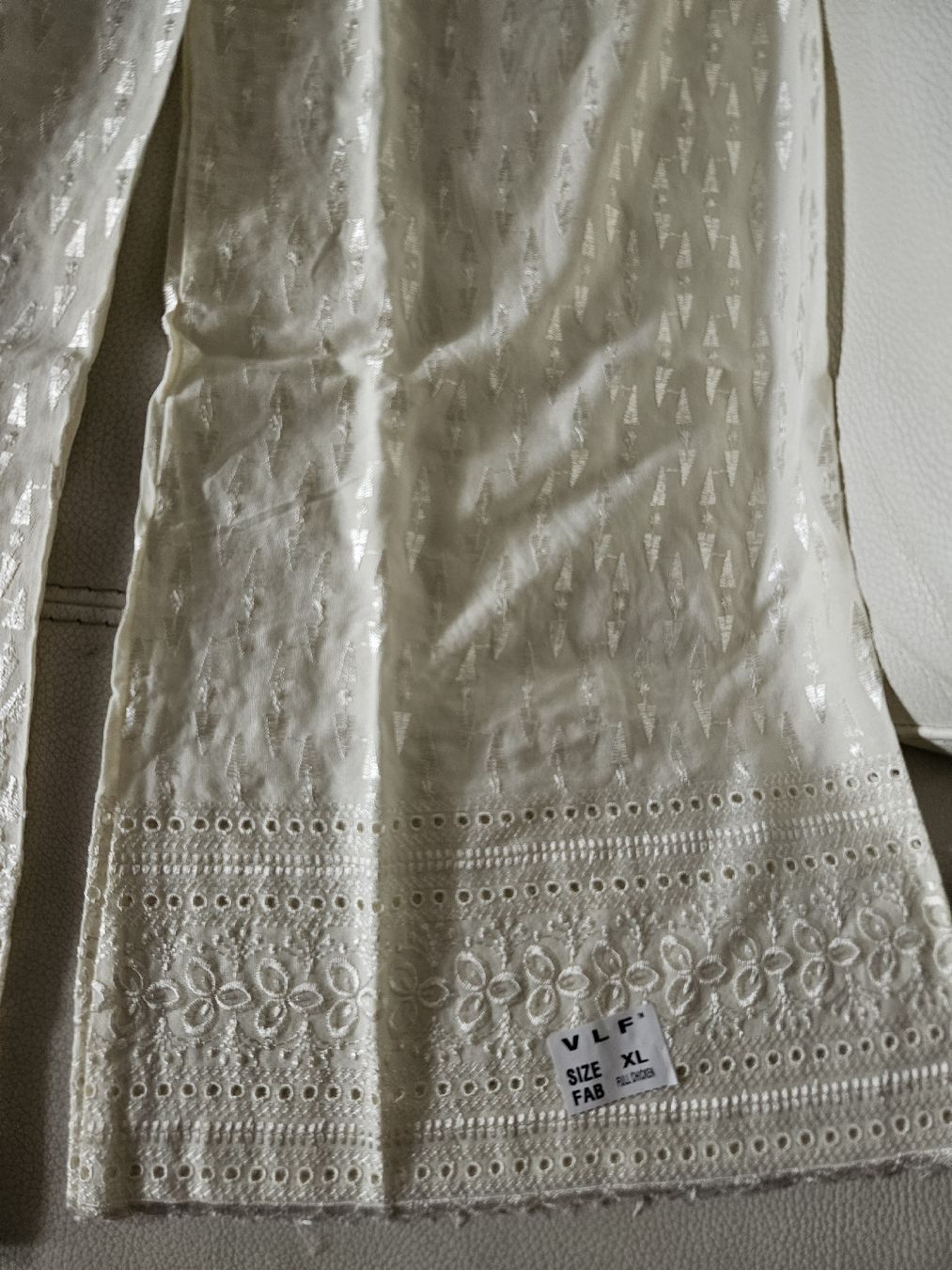 Pantaloni: Pantalon avec broderies – Nuovo e nell'imballaggio originale da Les Acacias venduto da minnie6 2