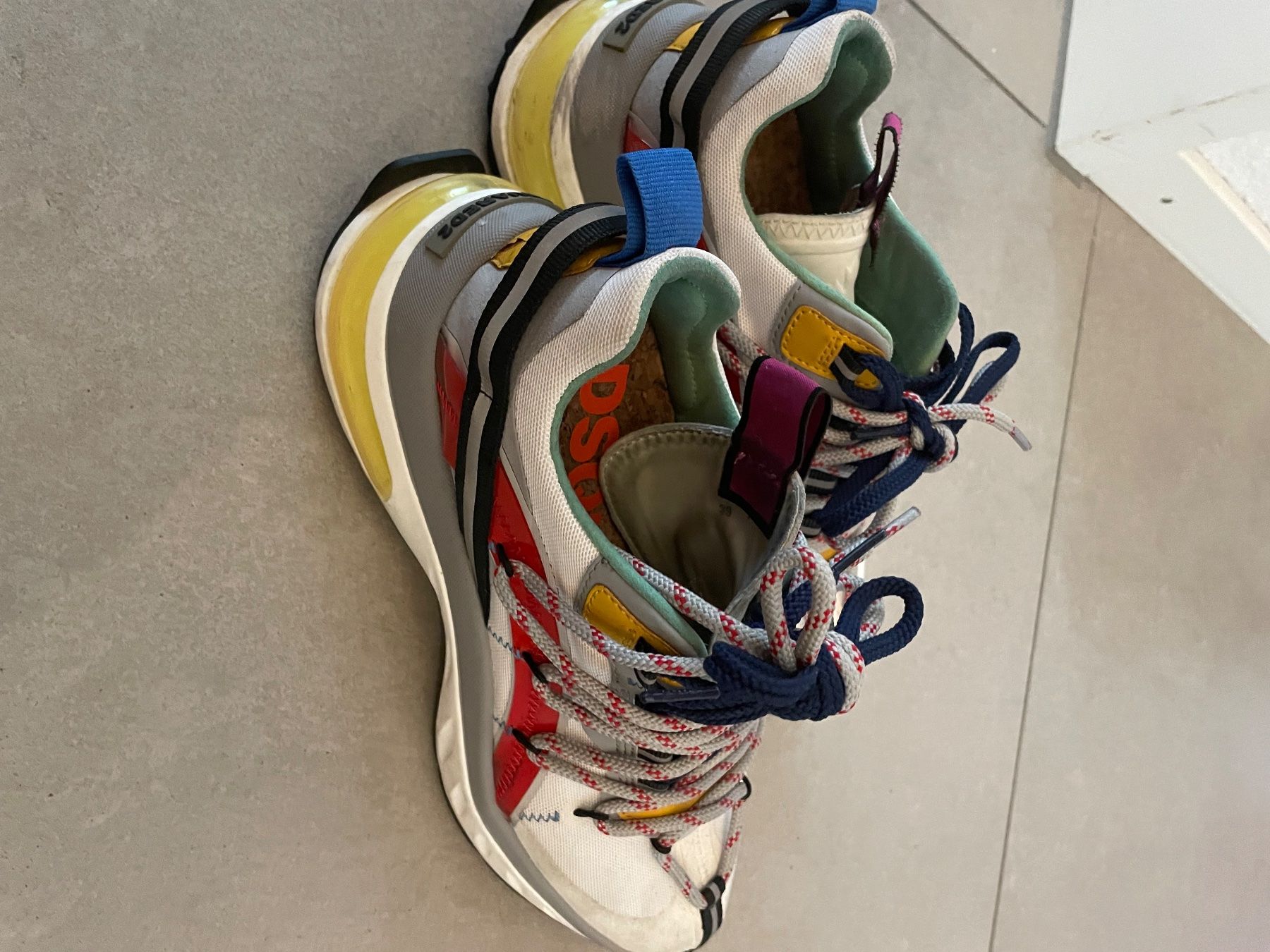 Dsquared2 Chaussures femmes: Dsquared Sneakers – D'occasion à Zunzgen par mel_y6w2 2