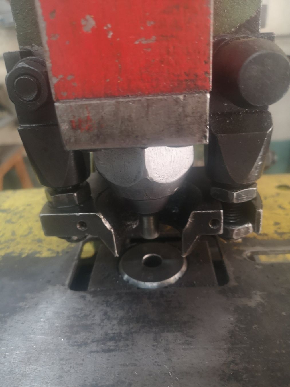 Toutes les machines: Hydraulische Stanze – D'occasion à Stetten AG par cocdemer 2