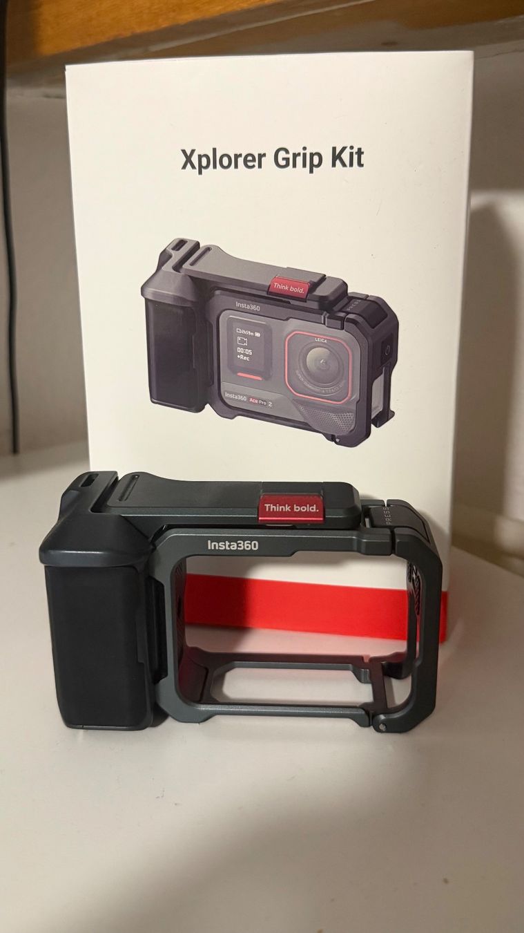 Insta360 Action Cam: OVP Insta 360 Ace Pro 2 + Grip + 1TB microSD + extra batteri – Nuovo (secondo la descrizione) da Basel venduto da raphaell 2