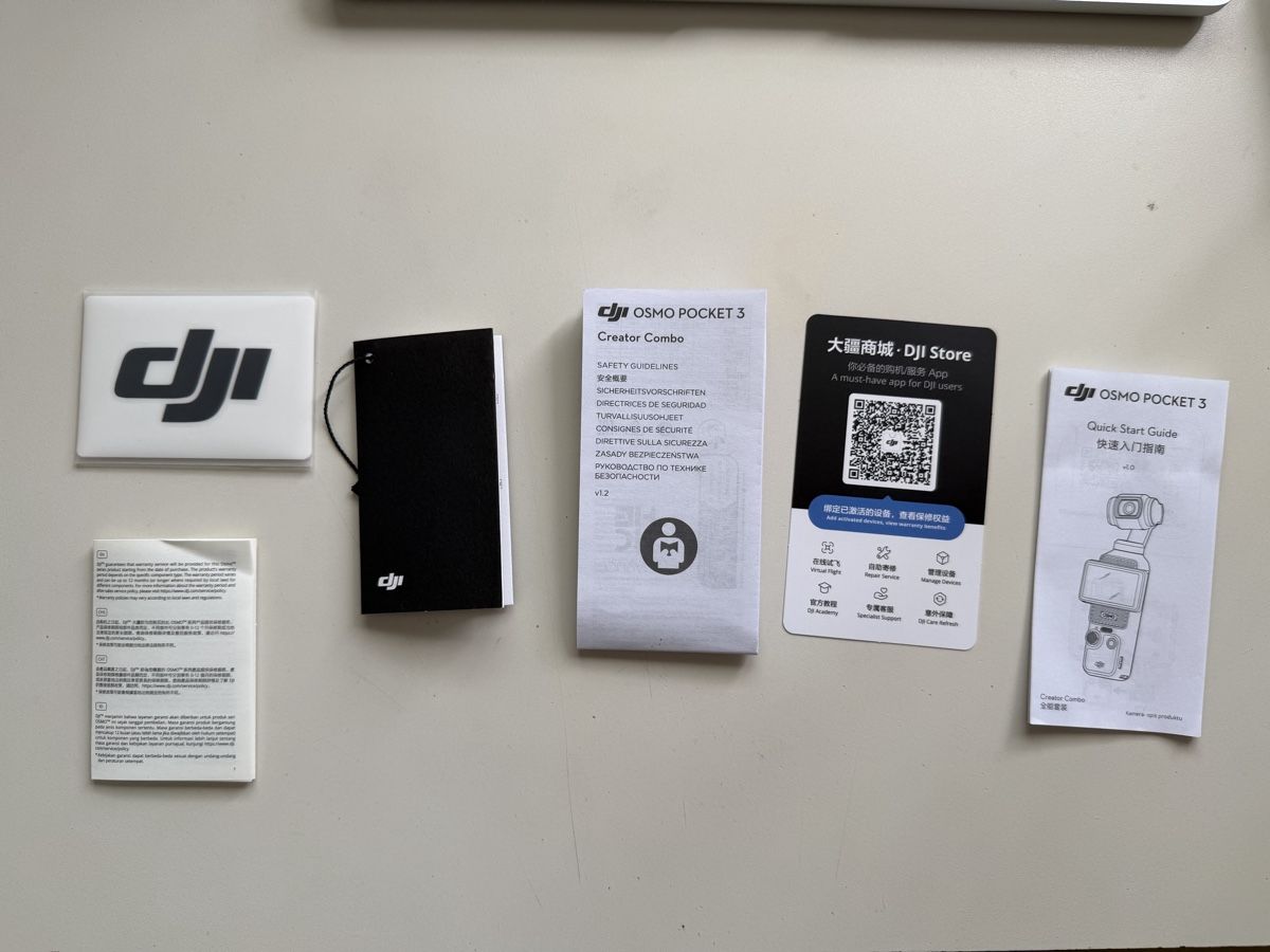 DJI Videocamere: DJI Osmo Pocket 3 Creator Combo perfect condition – Nuovo (secondo la descrizione) da Lausanne venduto da Jane_pikpak 1