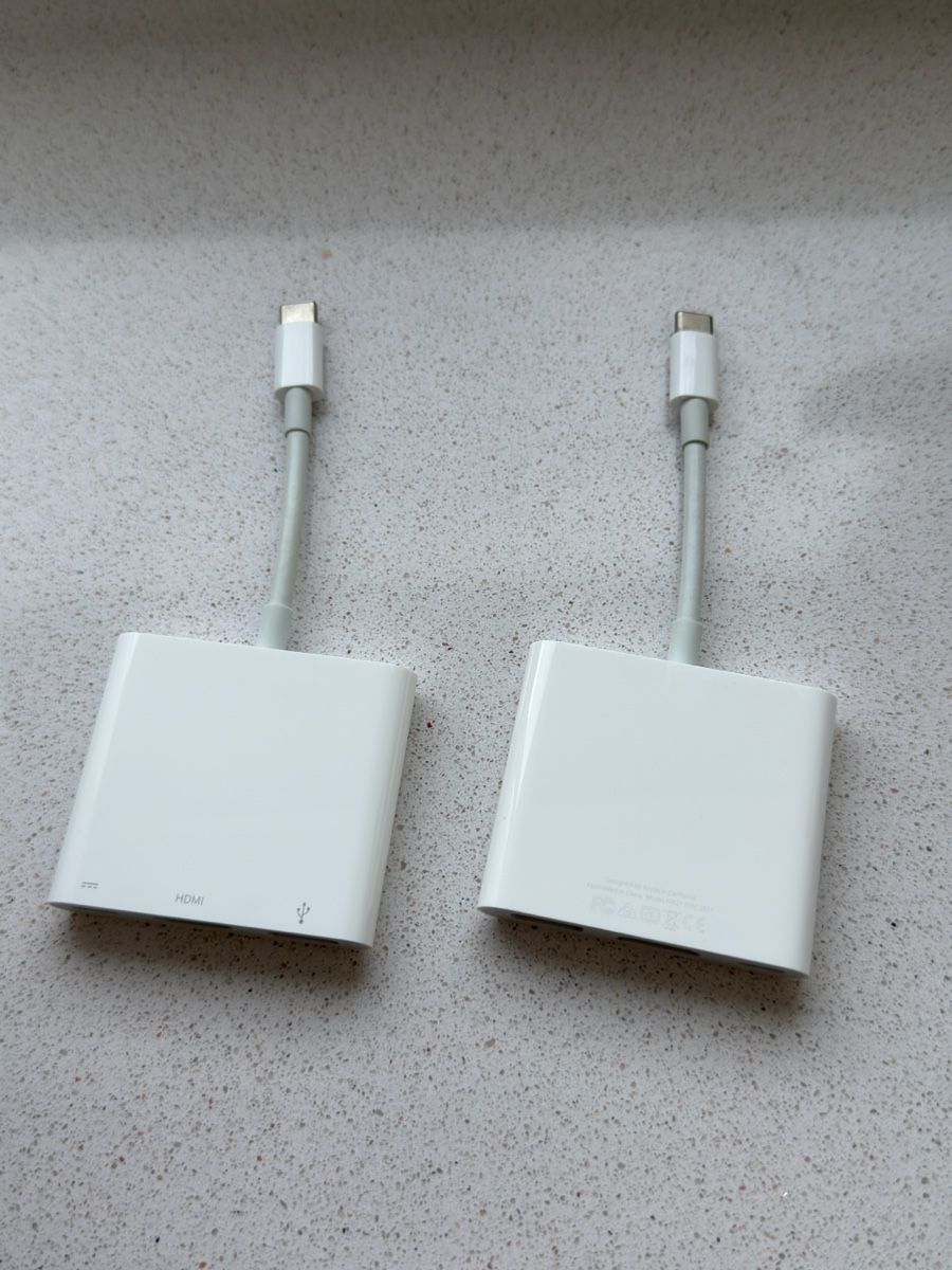 Apple Unità & Adattatore: 2x Apple Multiport Adapter (HDMI / USB-A / USB-C) – Usato da Muttenz venduto da rvo_g7rs