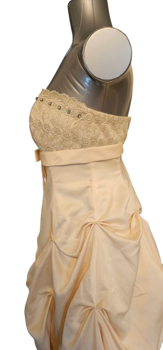 Vestiti: Kleid Princess Gr. 36 – Usato da Langenthal venduto da SecondChanceShop 1