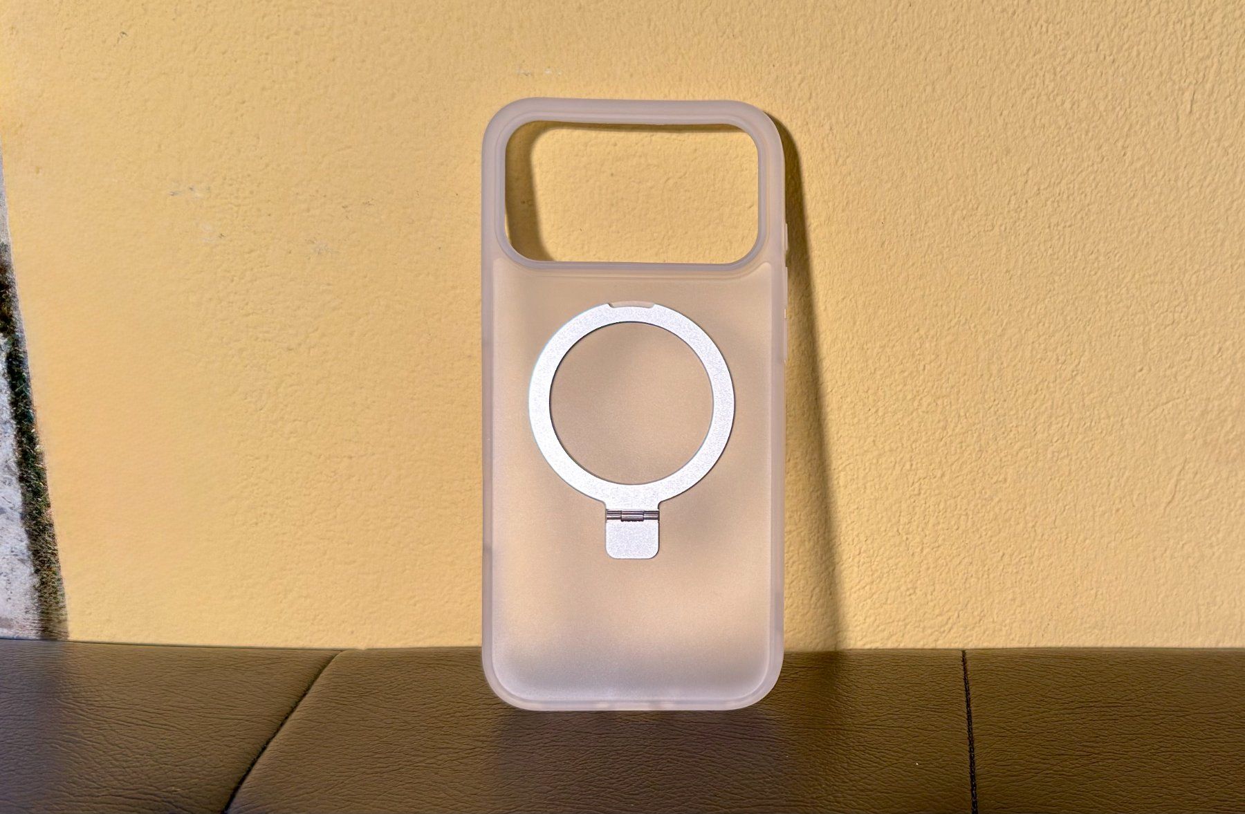 Apple Coques & Protection écran: iPhone 17 Pro Max Hülle MagSafe Ring Stand, Coque iPhone – Neuf avec emballage d'origine à Thônex par Suisse.Shopping 2