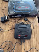 Sega Mega Drive II-Konsole mit Spielen & 2 Controller!