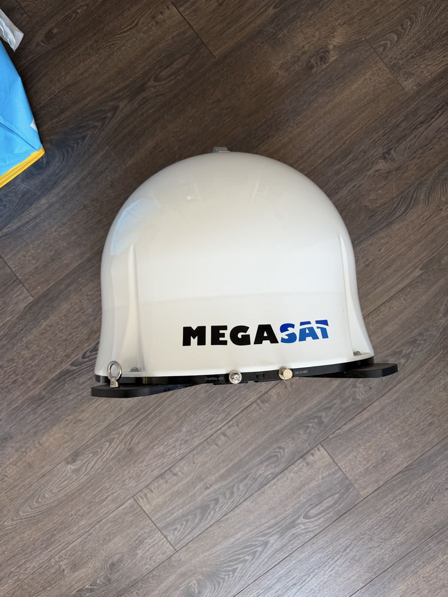 Satellitenschüssel: MEGASAT – Gebraucht aus Basel von Misterlobolobo 1