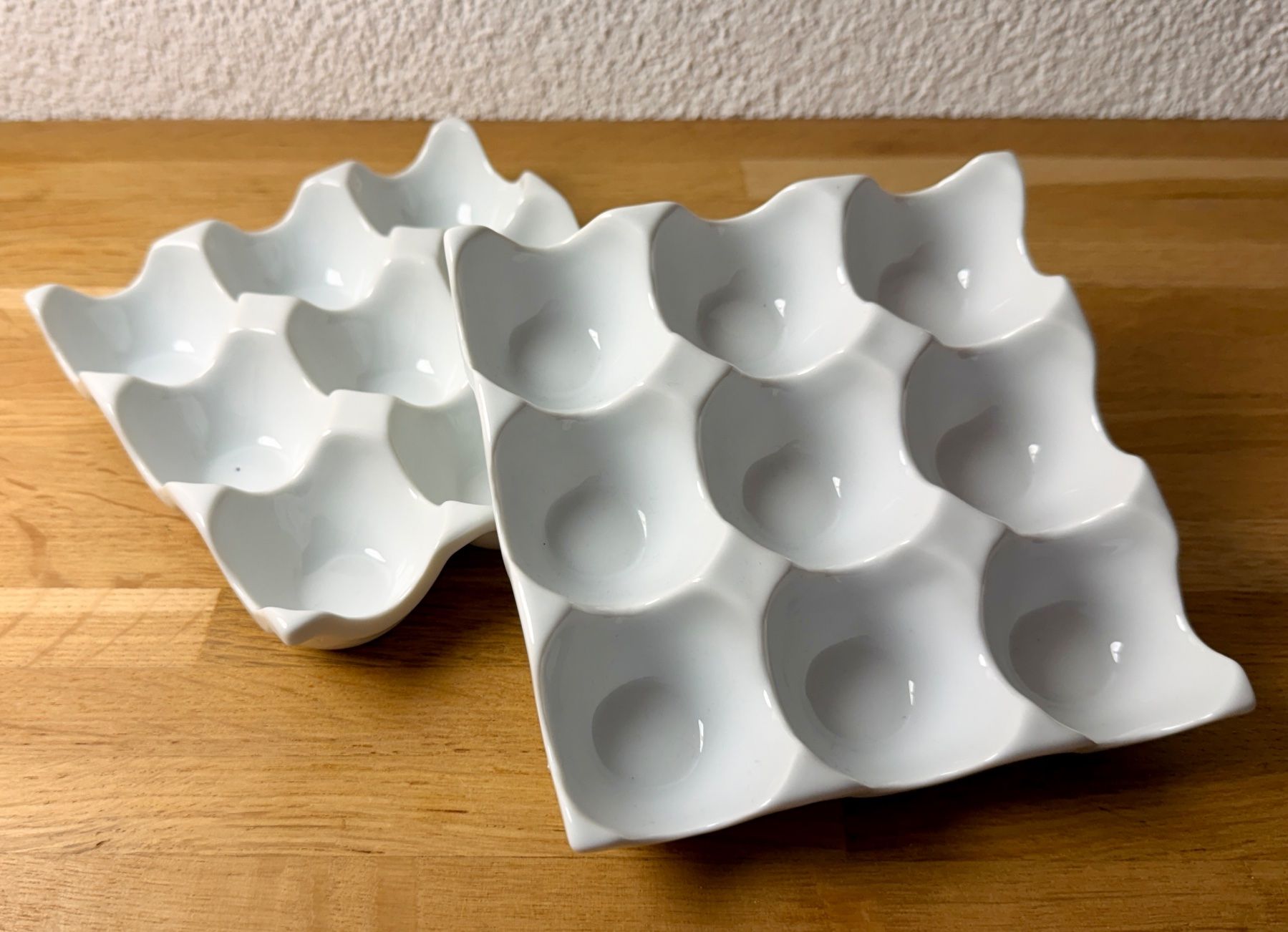 Altre Stoviglie: Geschirr - 2x Eierhalter Eierbecher Ostern Keramik weiss – Usato da Winterthur venduto da Secondhand-Family