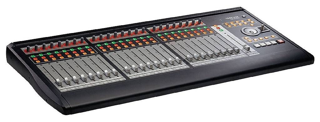 Mischpulte: Tascam US-2400, 24 Motorfader, DAW-Controller – Gebraucht aus Igis von Hideo