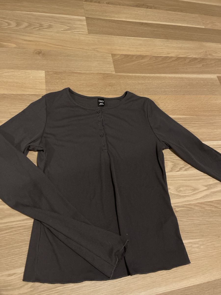 Tops: Graues Langarmshirt von Dazy, Grösse XL – Neu (gemäss Beschreibung) aus Düdingen von sahli89