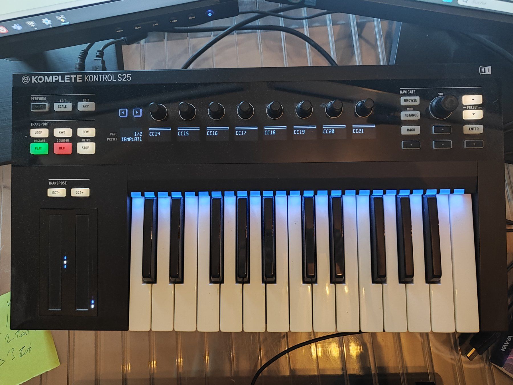 Native Instruments Musikinstrumente: NI Komplete Kontrol S25 Midi Controller Keyboard NKS – Gebraucht aus Bern von Swt0