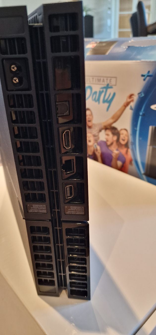 Sony Console: Sony PlayStation 4 Ultimate Party Edition mit Spiel – Usato da Roggliswil venduto da Bluro90 3
