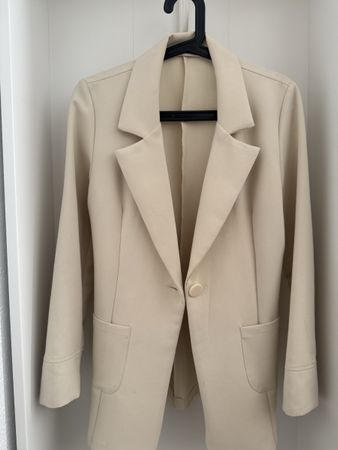 Blazer creme farbig Grösse 38