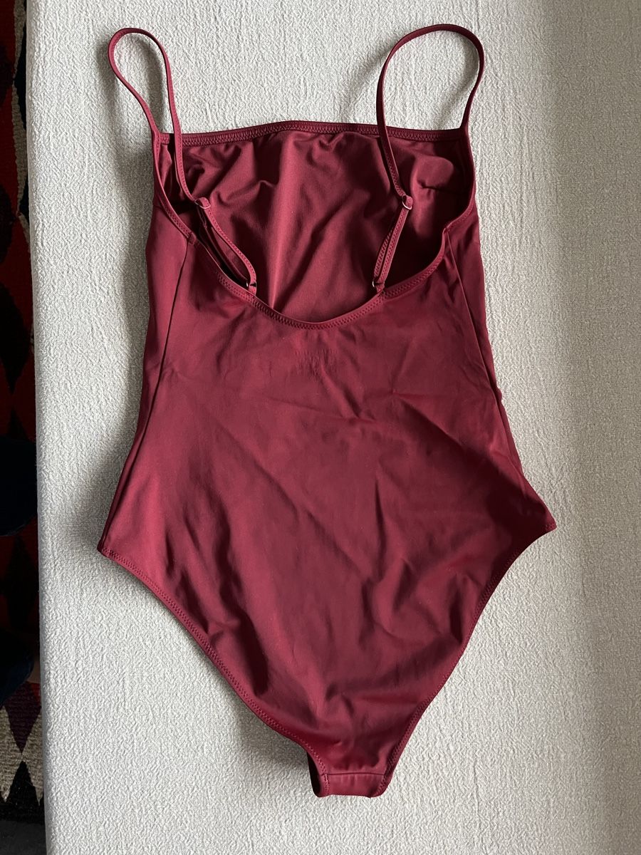 Arket Costumi da bagno & Bikini: Badeanzug dunkelrot Gr. 38 Arket – Usato da Zürich venduto da ehupp 1