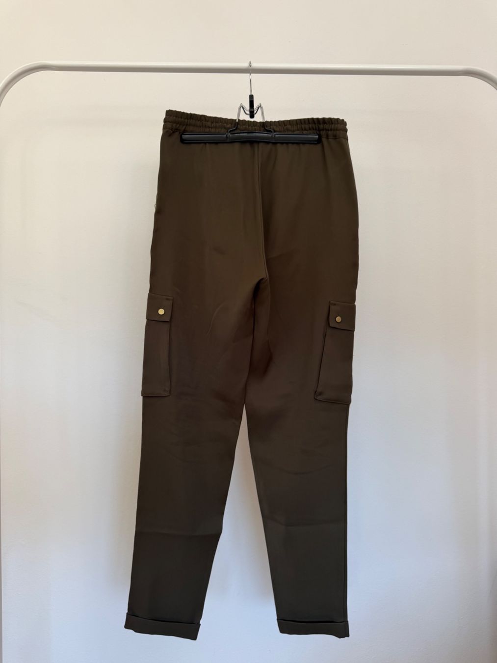 H&M Hosen: Khakifarbene Cargohose, Gr. 34 – Gebraucht aus Kriens von MeinKleiderschrank 3