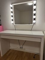 IKEA Schmink- Frisiertisch, 2x Wandleuchten, Spiegel
