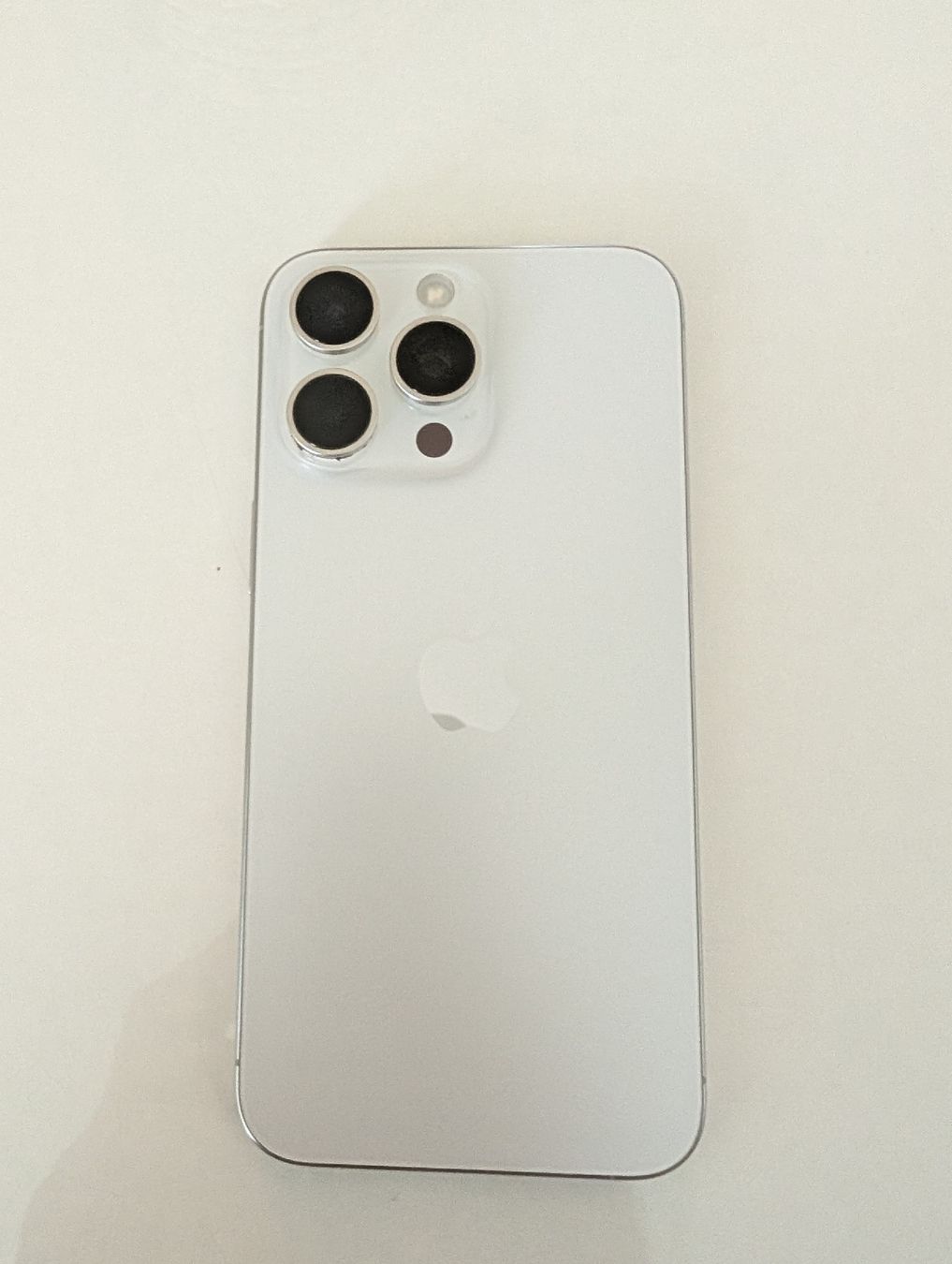 Apple Telefoni cellulari / Smartphones: iPhone 15 pro Max – Usato da Thalwil venduto da Robihobi
