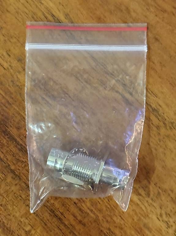 Shure Microfoni: Originaler Shure BNC-Durchführungsadapter – Nuovo (secondo la descrizione) da Muri AG venduto da Ludrigen