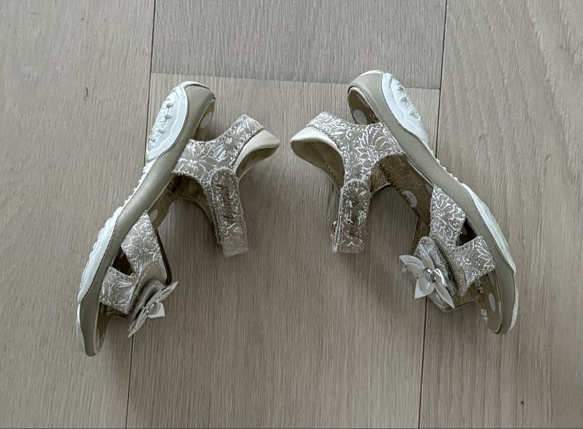 Primigi Scarpe per ragazze: Sandalen primigi Gr. 28 – Usato da Hofstetten SO venduto da ani_55wx 2