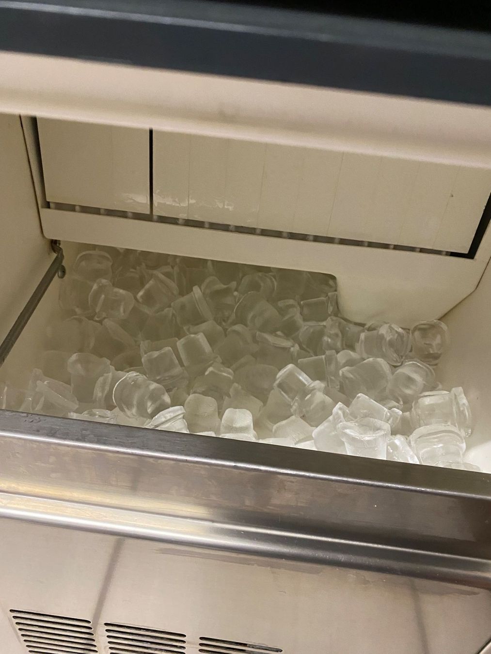 Toutes les machines: Brema Eiswürfelmaschine – D'occasion à Grenchen par Runnerdue 2