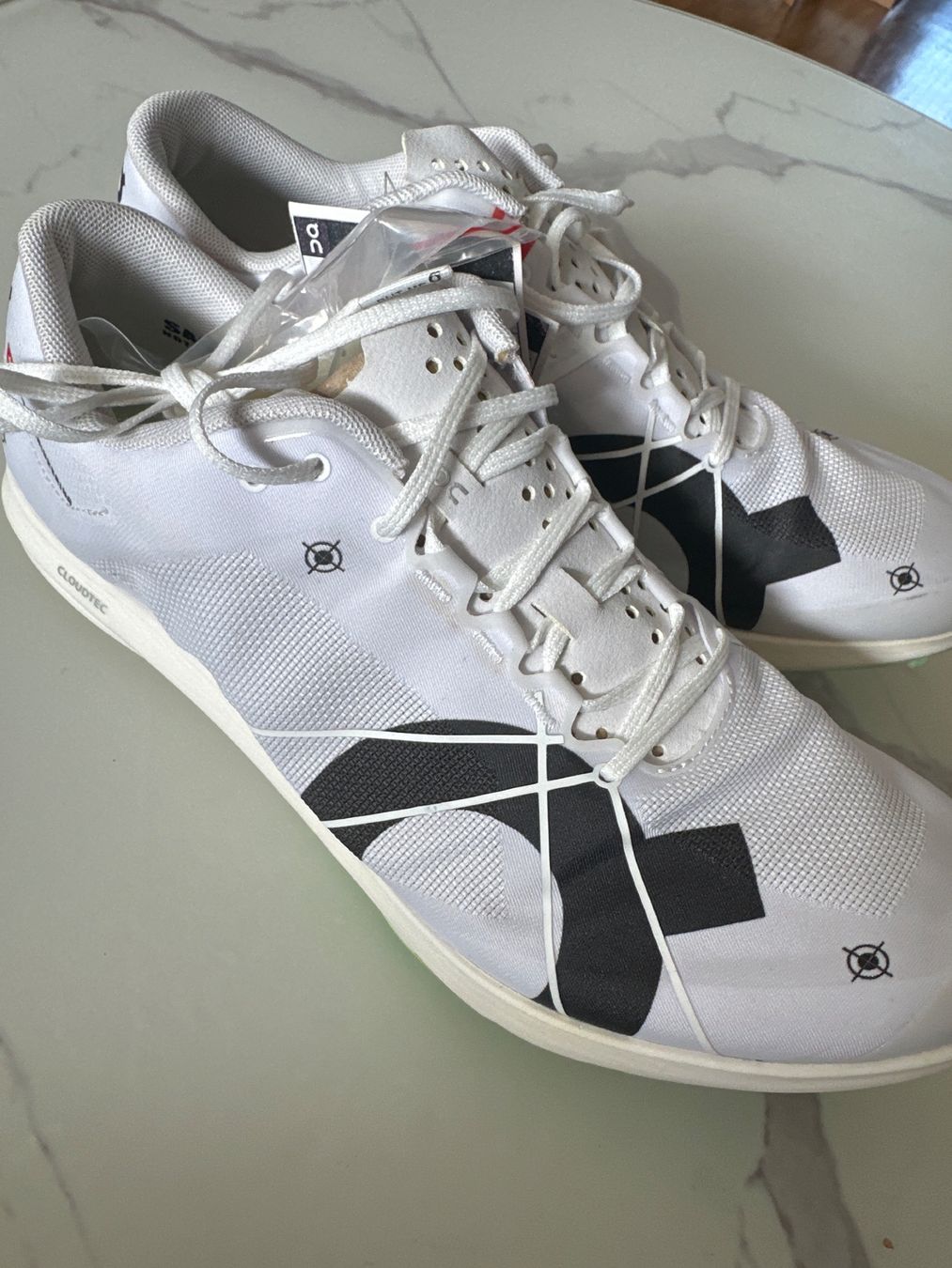 On Chaussures hommes: Rennschuhe – Neuf avec emballage d'origine à Bonstetten par off_w6v7 2