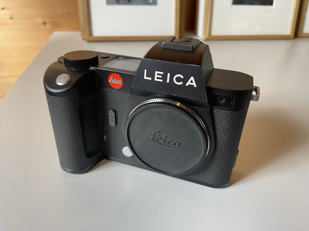 Leica Kamera: Leica SL2 mit Multifunktionshandgriff – Gebraucht aus Nesslau von Wolzen 1