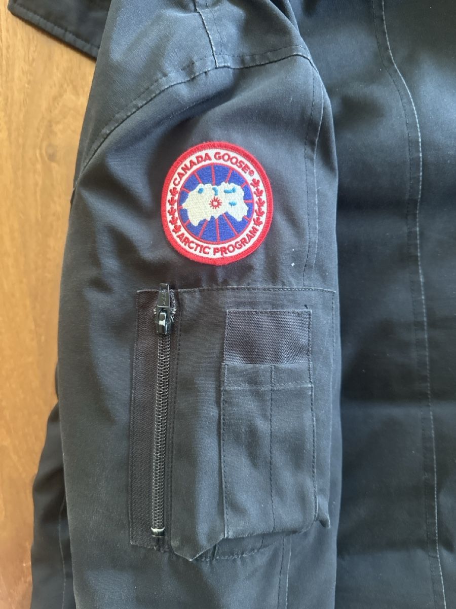 Canada Goose Giacche: Gebrauchter Canada Goose Parka in L – Usato da St. Gallen venduto da katheroni 7