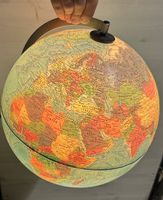 Globus Lampe
