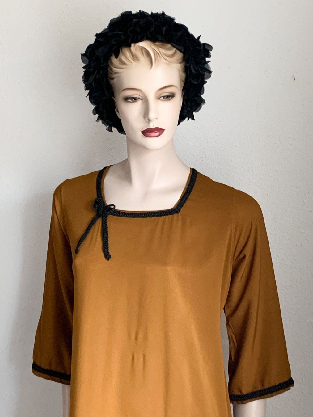 Tuniche: Langes Vintage Kleid/Tunika in Ockerfarbe – Usato da Kloten venduto da Nephty 9