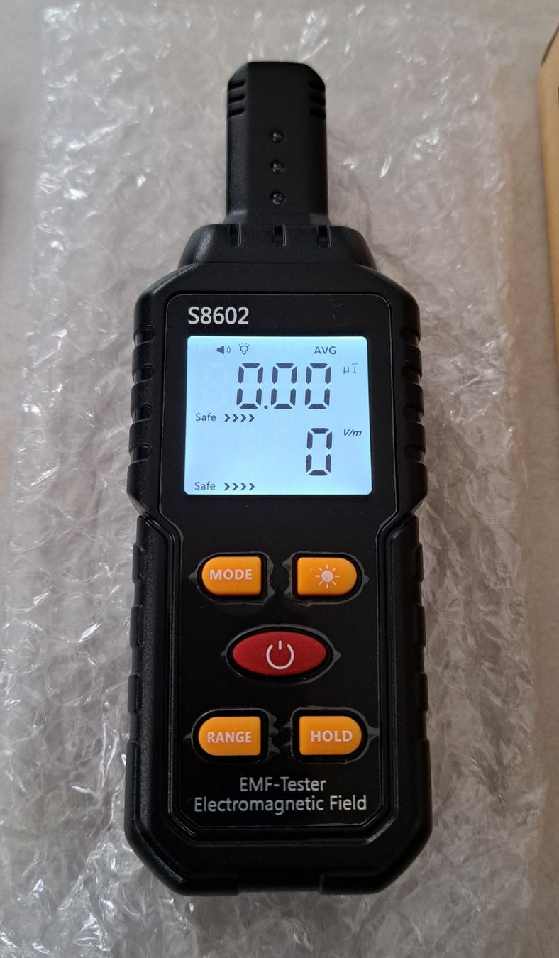 Radiocomunicazione: ***** EMF-Tester / Tester Electromagnetic Field – Nuovo e nell'imballaggio originale da Villaz-St-Pierre venduto da Ubid 1