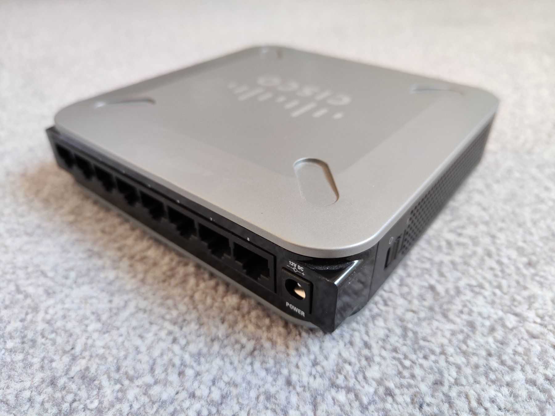 Cisco Hub & Switch: Cisco 8-Port Switch SG 100D-08 – Usato da Neftenbach venduto da Froeschl1 7