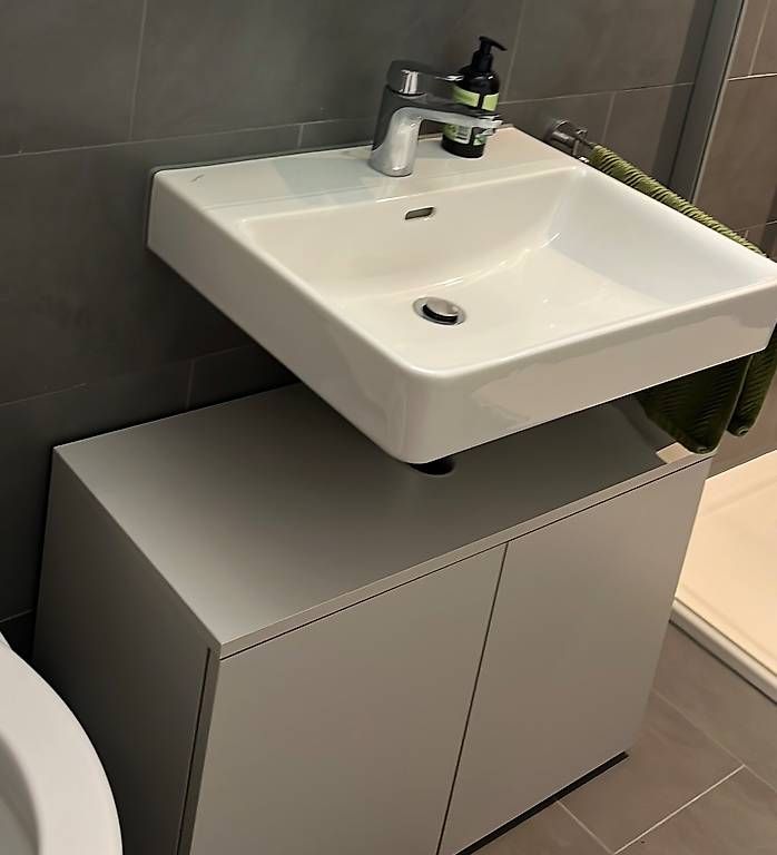 Livique Mobili per bagno: Badezimmermöbel – Usato da Uzwil venduto da ShierKhan 1