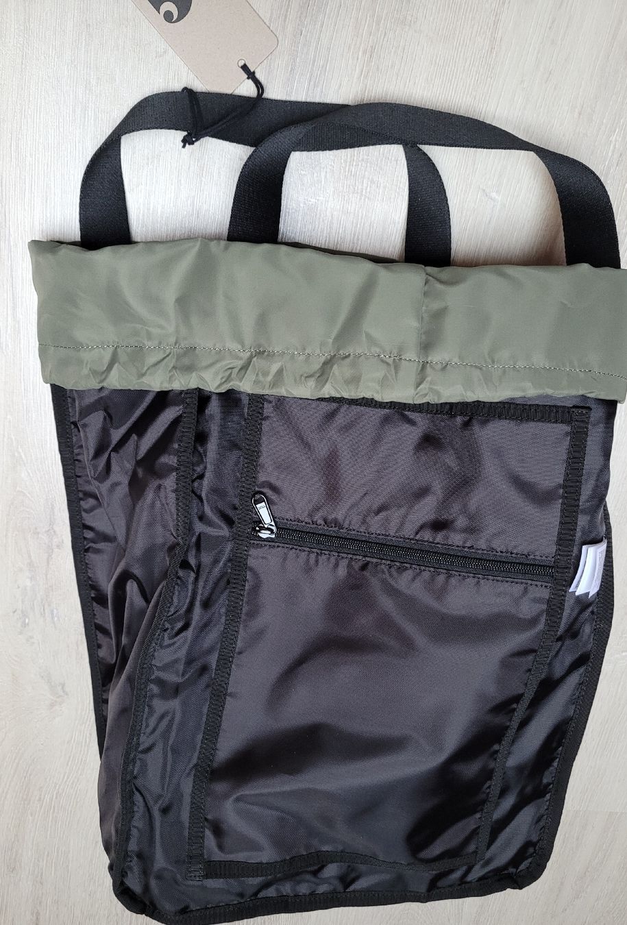 Carhartt Zaini: Carhartt WIP Rucksack Oliv, Neu – Nuovo (secondo la descrizione) da Münchenstein venduto da sun_mx9b 4