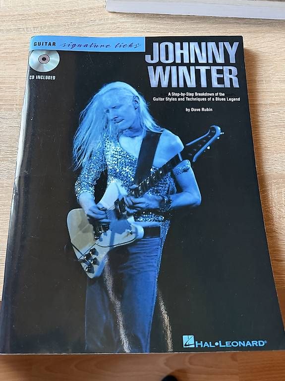 Libri: Partition/Tablature  de guitare JOHNNY WINTER  – Usato da Ste-Croix venduto da Kikkio