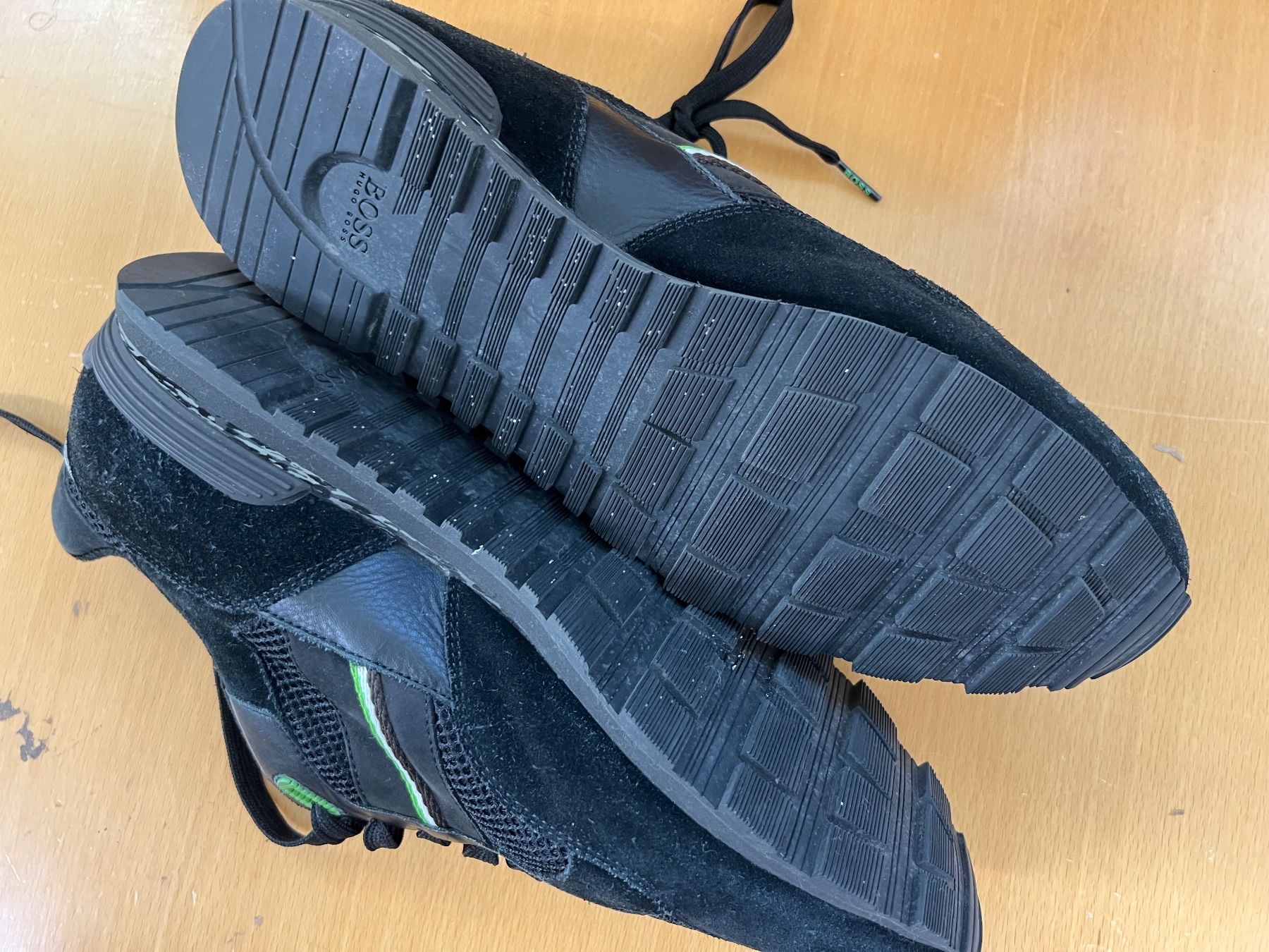 Hugo Boss Scarpe da uomo: BOSS Herren Sneaker Gr. 42 – Usato da Basel venduto da La.Bonne.affaire 4