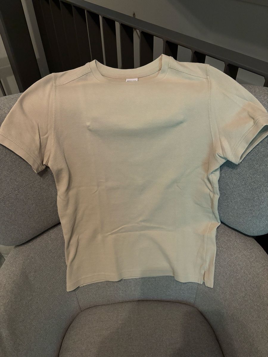T-shirts: Bershka T-shirt – D'occasion à Laupen BE par Jonasbolinger