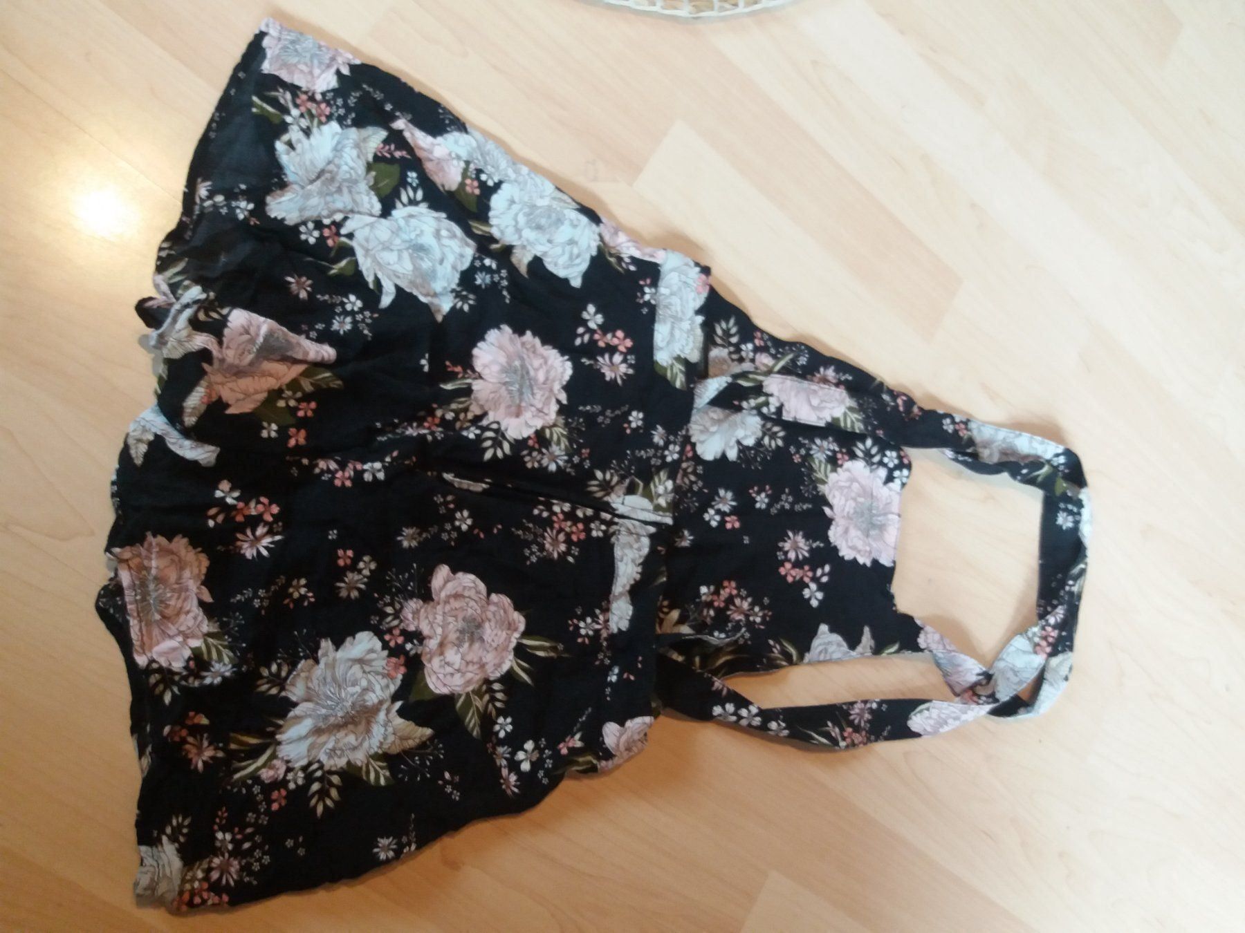 Tute: Jumpsuit Gr.36 mit Blumen – Usato da Rebstein venduto da bestforyou 1