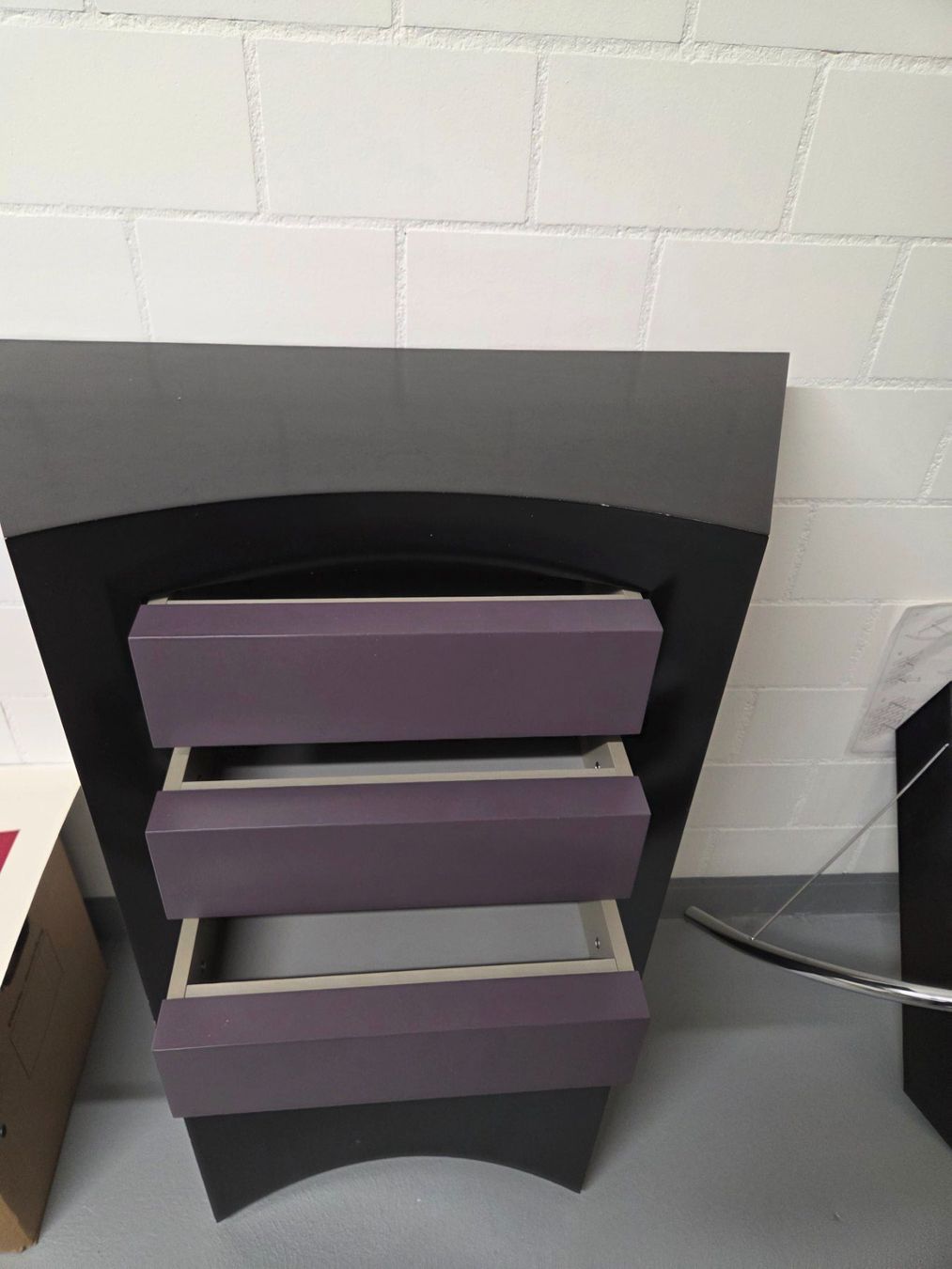 Cassettiere: Schmales Sideboard mit Schubladen – Usato da Stäfa venduto da wer_5vdz 1