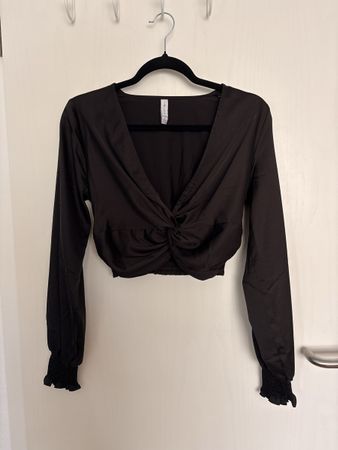 Langarmshirt Amisu schwarz mit Knoten Grösse S neuwertig