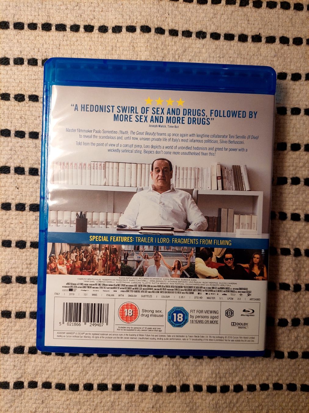 Tutti i DVDs: loro bluray – Usato da Biel/Bienne venduto da Totalkelly 1
