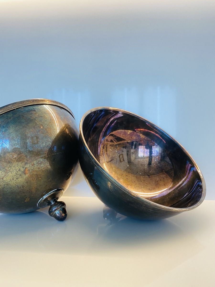 Piatti di portata: 2x Antike Cloche/ Speiseglocke versilbert – Usato da Basel venduto da phidelitas 6
