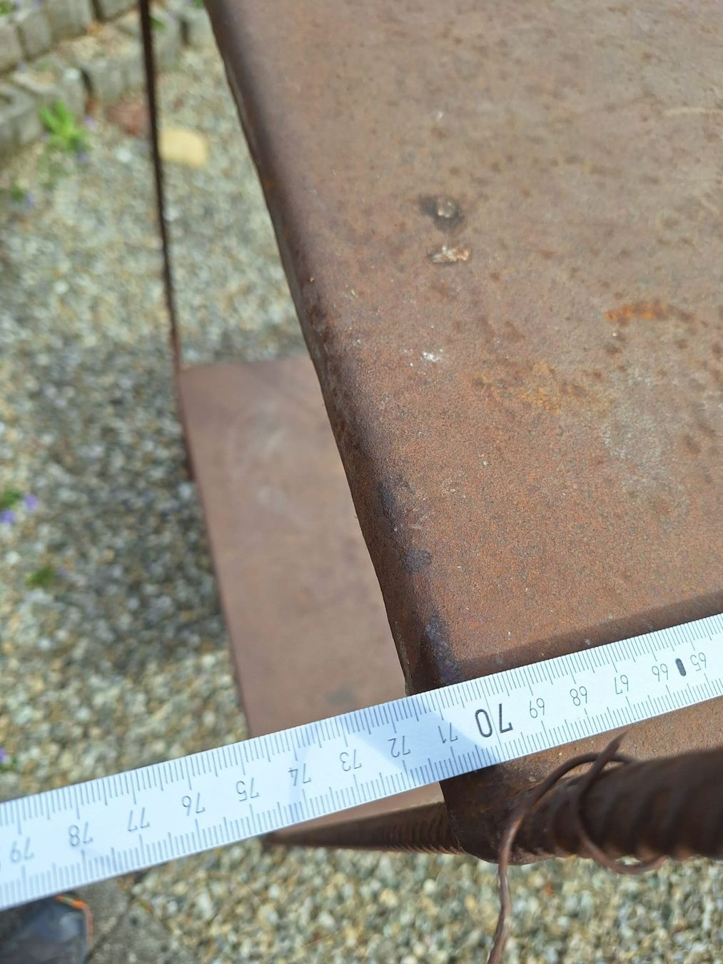 Regale: Eisengestell Deko – Gebraucht aus Windisch von  1