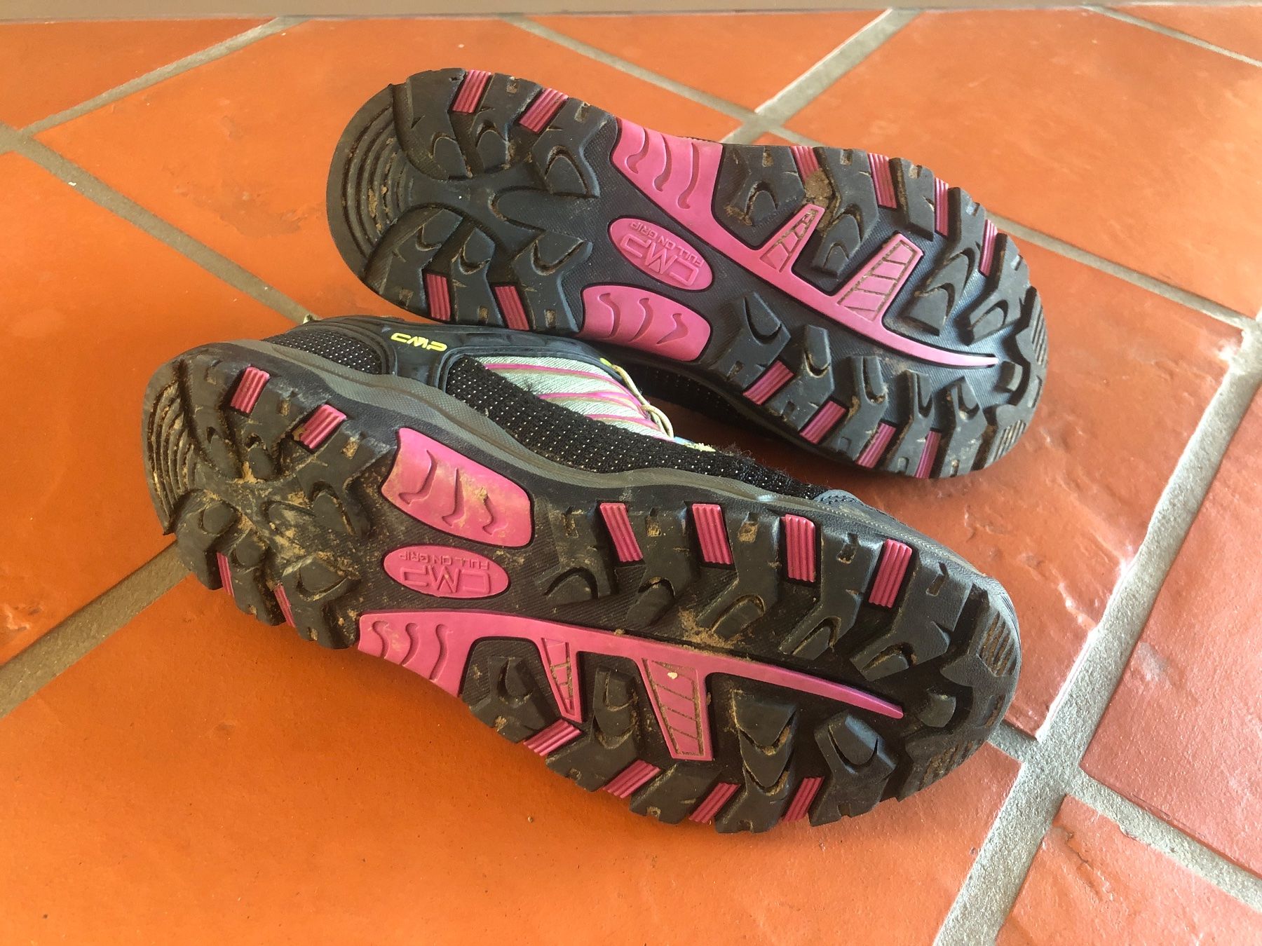 CMP Chaussures filles: Wanderschuhe/Trekkingschuhe CMP – D'occasion à Gutenswil par Erdbeerli05 2
