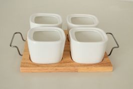 4 Dip & Saucen SCHALEN auf Holztablett