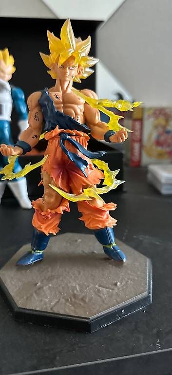 Bandai Statuette: Dragonball Z Super Saiyan Figuren Set – Nuovo (secondo la descrizione) da Köniz venduto da RetroBoy89 2