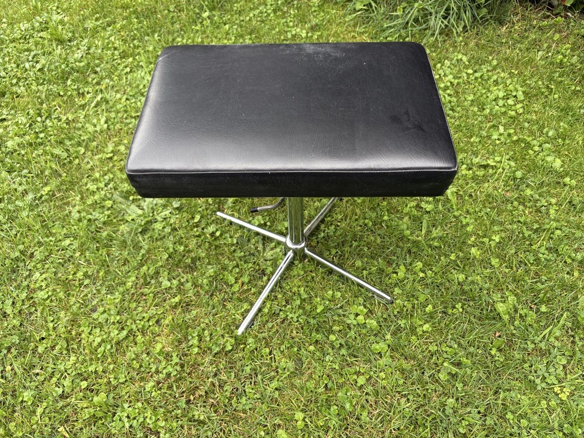 Hocker: Klavierhocker – Gebraucht aus Mels von Losbertschos
