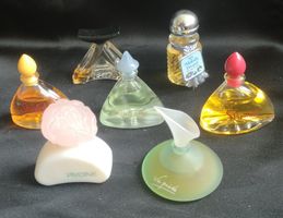 Diverse Miniatur Parfüm Sammlung, 7 Stück, Top Zustand