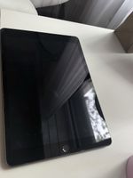 Apple iPad 8 Tablet schwarz gebrauchter Zustand