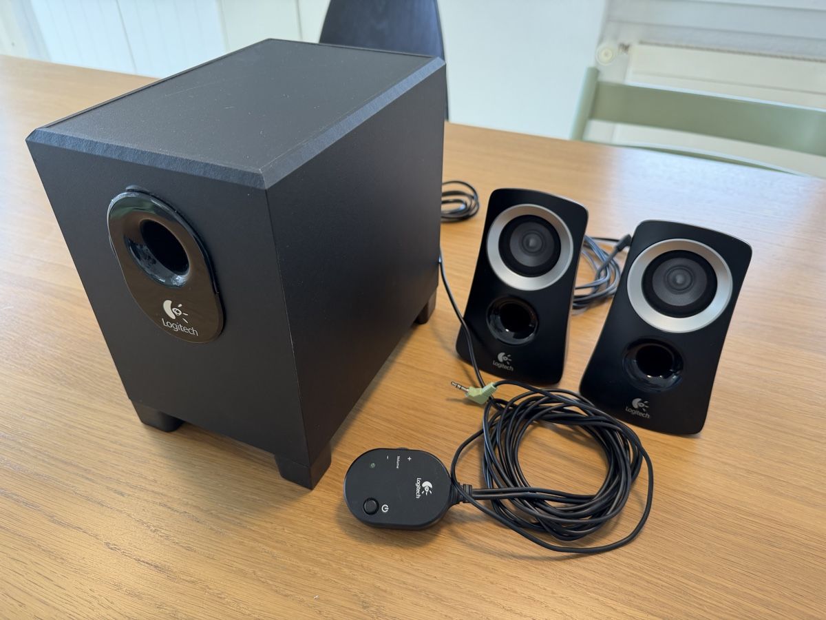 Logitech Casse acustiche: Logitech Z313 Speaker System 2.1 Lautsprecher – Usato da Ennetbürgen venduto da Ruvm3io